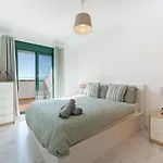 公寓 4 Bed Duplex With Stunning Sea Views 贝纳尔马德纳