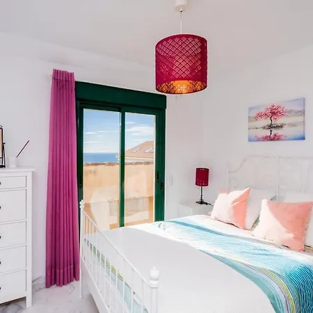 4 Bed Duplex With Stunning Sea Views *