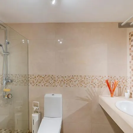شقة 4 Bed Duplex With Stunning Sea Views بينالماذينا
