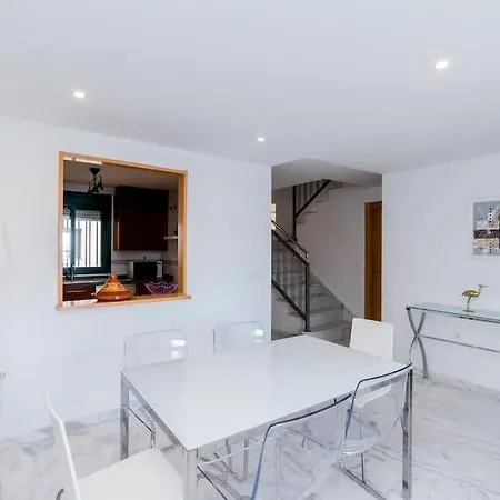 Apartmán 4 Bed Duplex With Stunning Sea Views *